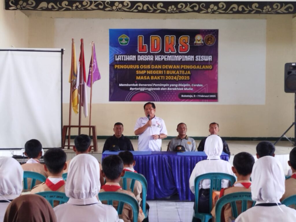 Program Latihan Dasar Kepemimpinan Siswa (LDK)